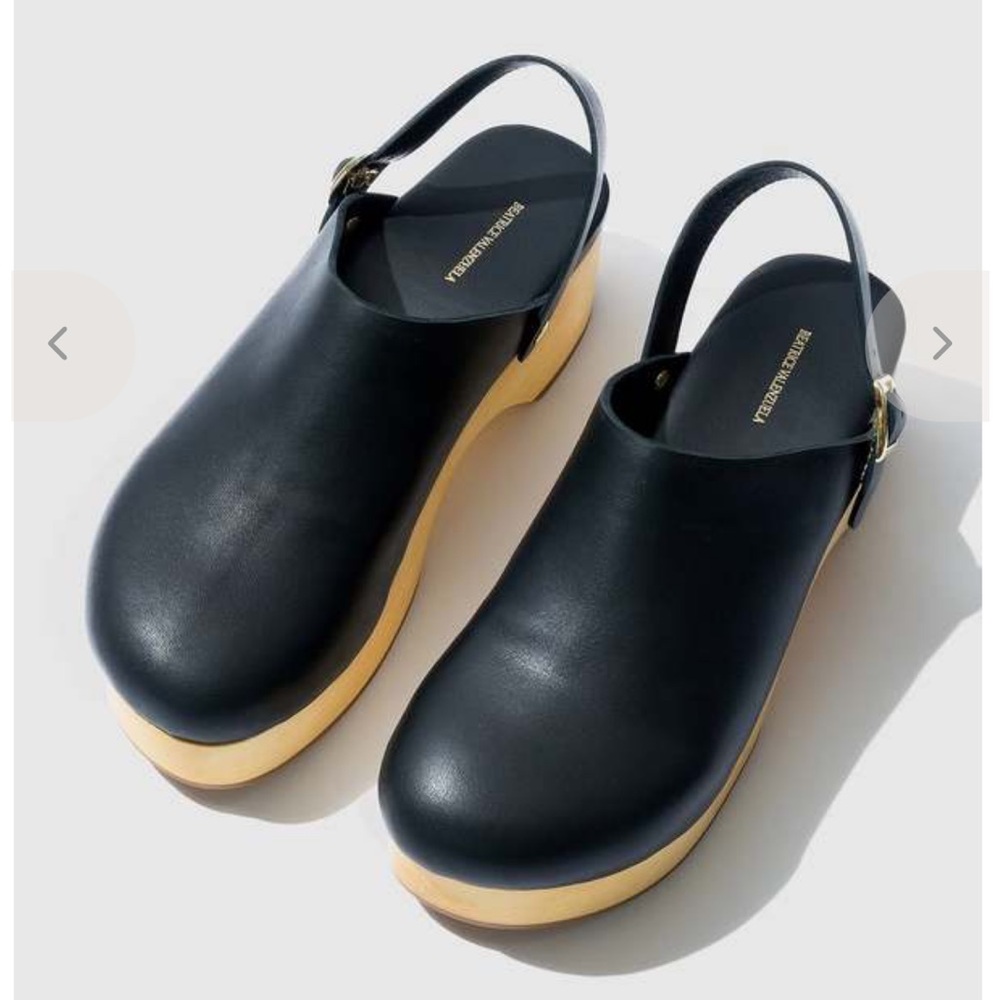Beatrice Valenzuela Clog